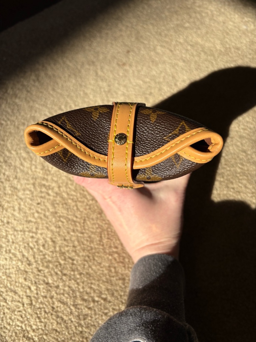 Louis Vuitton Fold Me Pouch - Picture 7 of 13